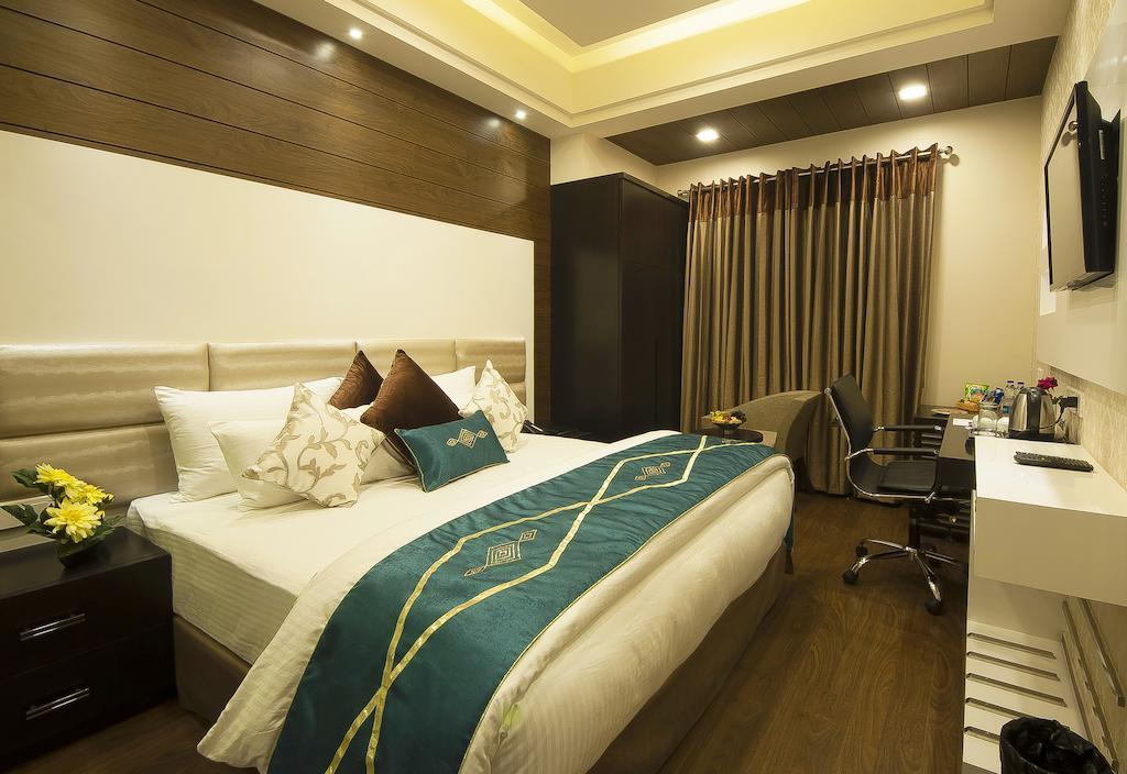 Hotel Taj Princess - Boutique Hotel Delhi  Buitenkant foto