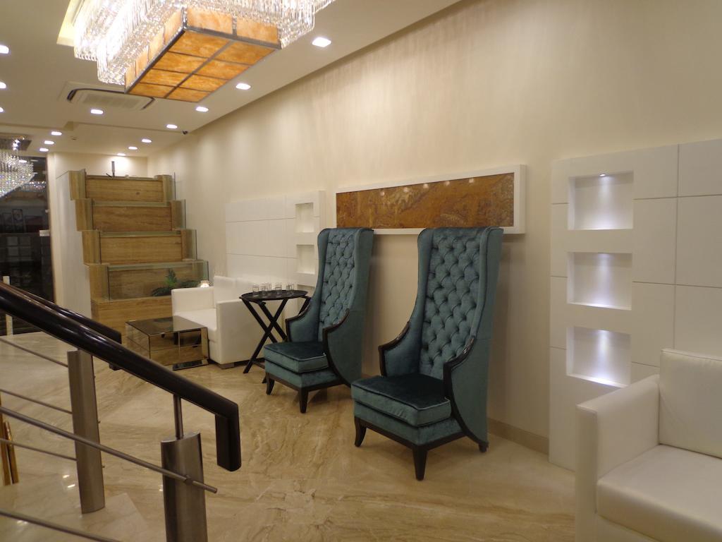 Hotel Taj Princess - Boutique Hotel Delhi  Buitenkant foto