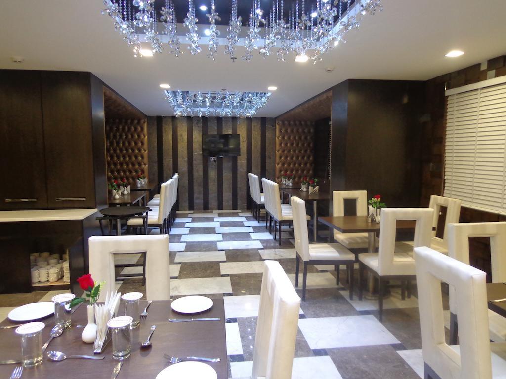 Hotel Taj Princess - Boutique Hotel Delhi  Buitenkant foto