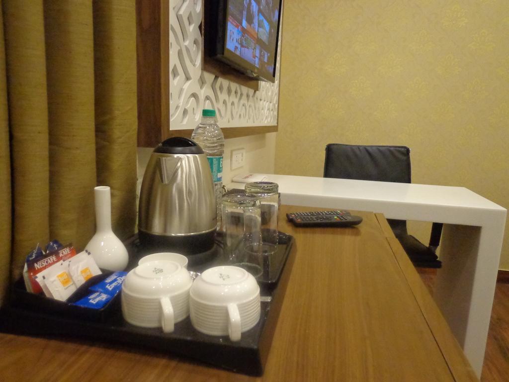 Hotel Taj Princess - Boutique Hotel Delhi  Buitenkant foto