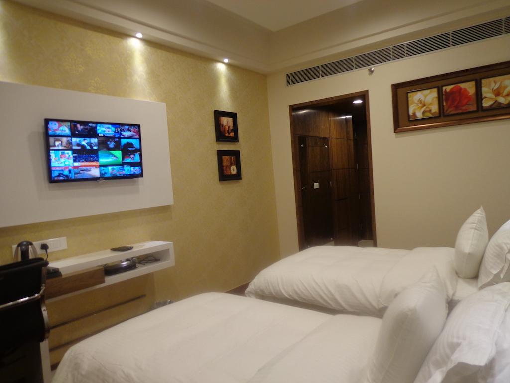 Hotel Taj Princess - Boutique Hotel Delhi  Buitenkant foto
