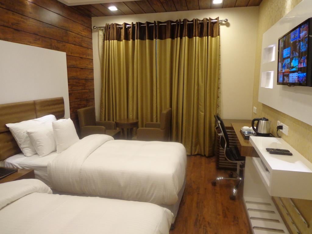 Hotel Taj Princess - Boutique Hotel Delhi  Kamer foto