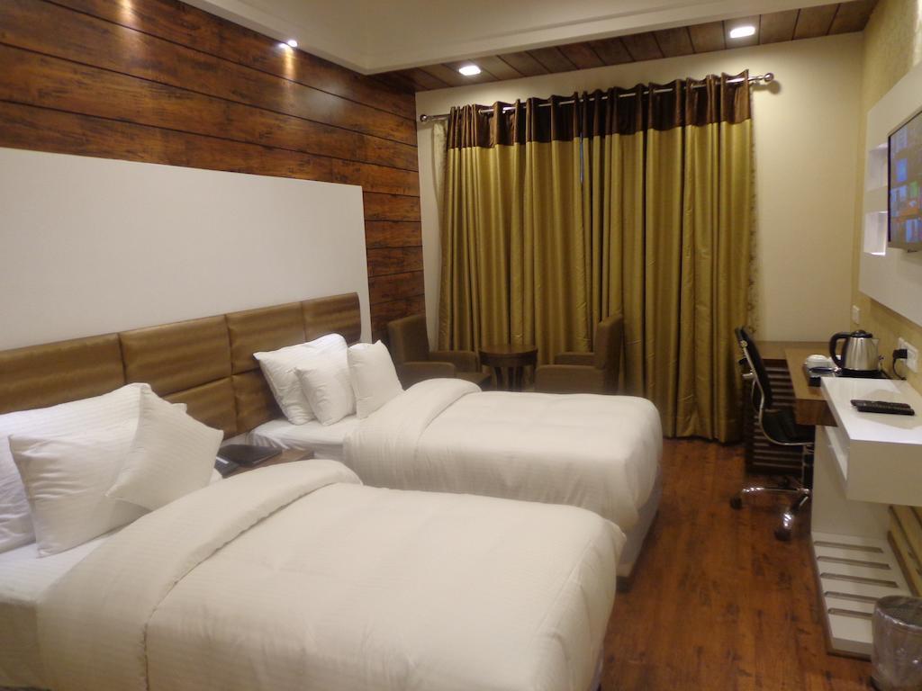Hotel Taj Princess - Boutique Hotel Delhi  Buitenkant foto