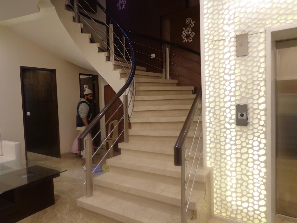 Hotel Taj Princess - Boutique Hotel Delhi  Buitenkant foto