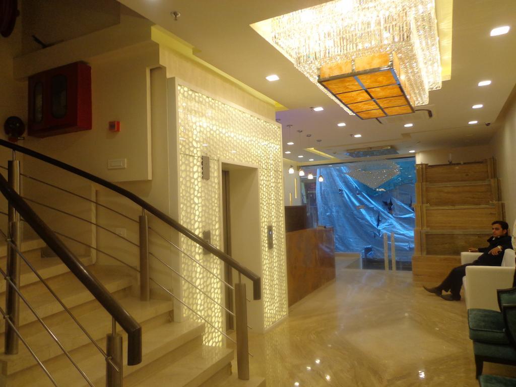 Hotel Taj Princess - Boutique Hotel Delhi  Buitenkant foto