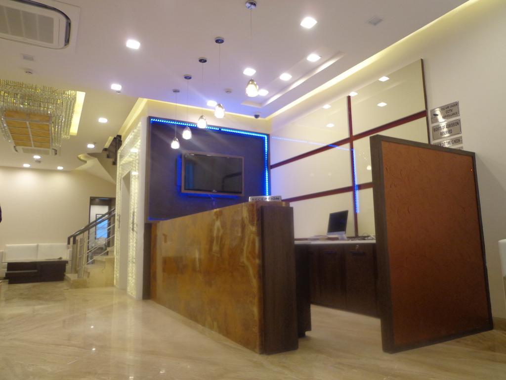 Hotel Taj Princess - Boutique Hotel Delhi  Buitenkant foto