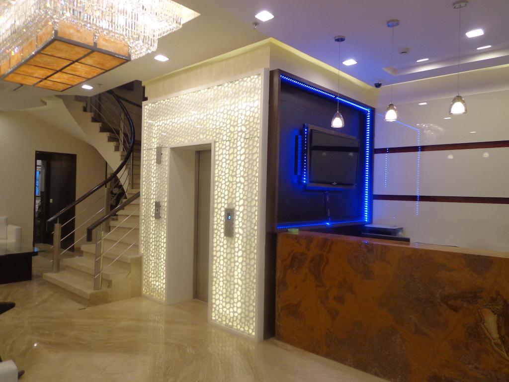Hotel Taj Princess - Boutique Hotel Delhi  Buitenkant foto