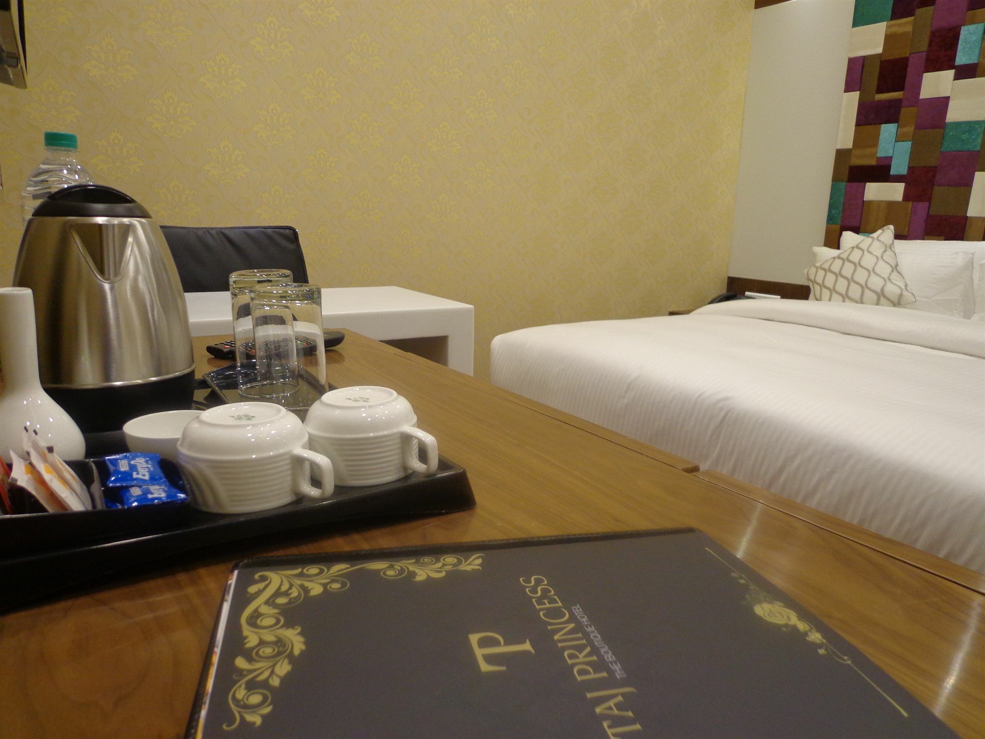 Hotel Taj Princess - Boutique Hotel Delhi  Buitenkant foto