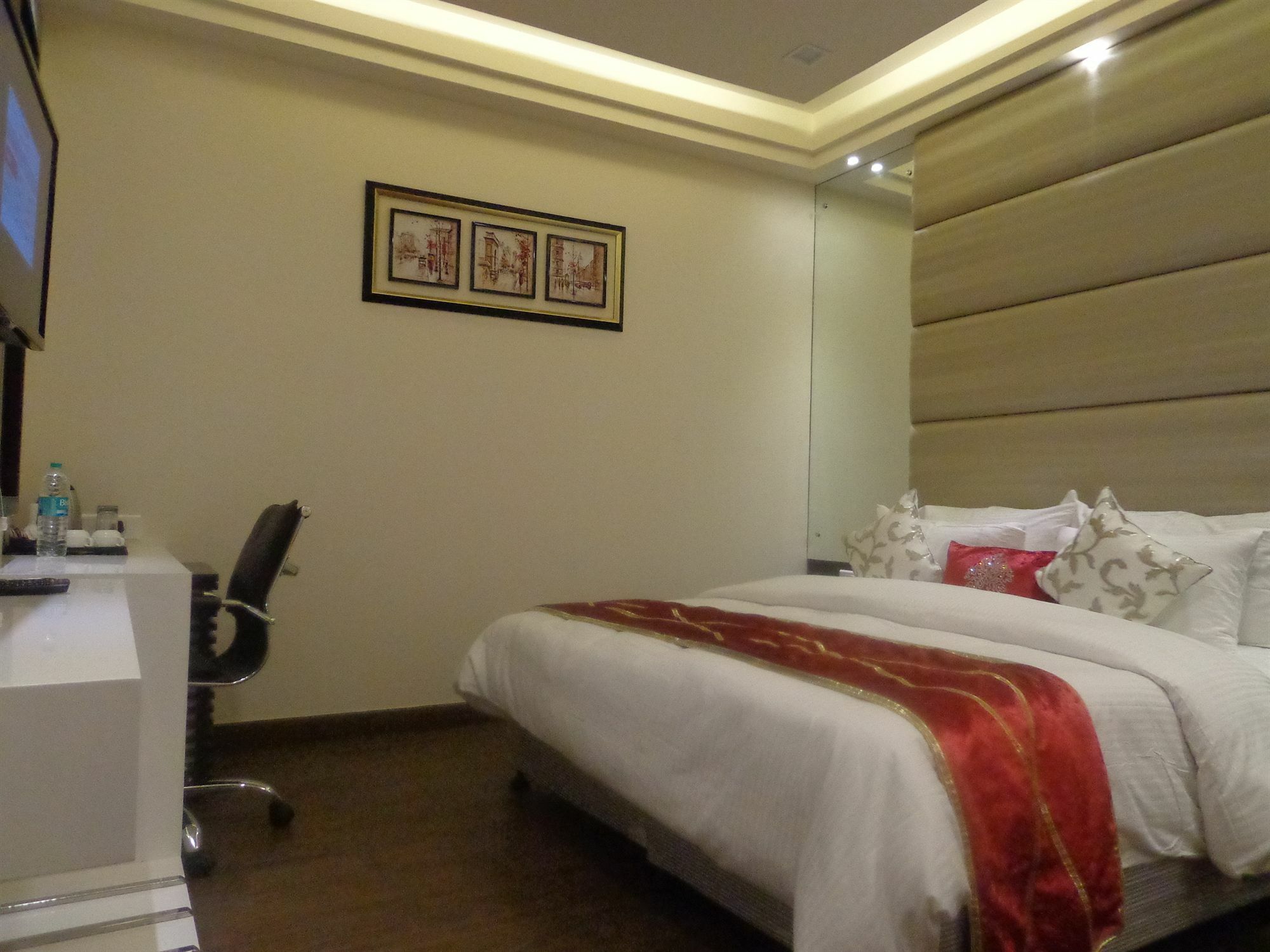 Hotel Taj Princess - Boutique Hotel Delhi  Buitenkant foto